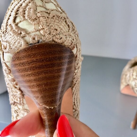 Report Signature Cream Lace embroidery Platform heel size 7.5 - Picture 5 of 12